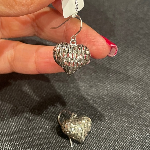 New Silver Puffy Heart Dangle Earrings - Picture 6 of 8